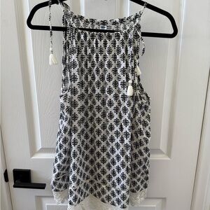 Old Navy Black and White Leaf Print Tank Top